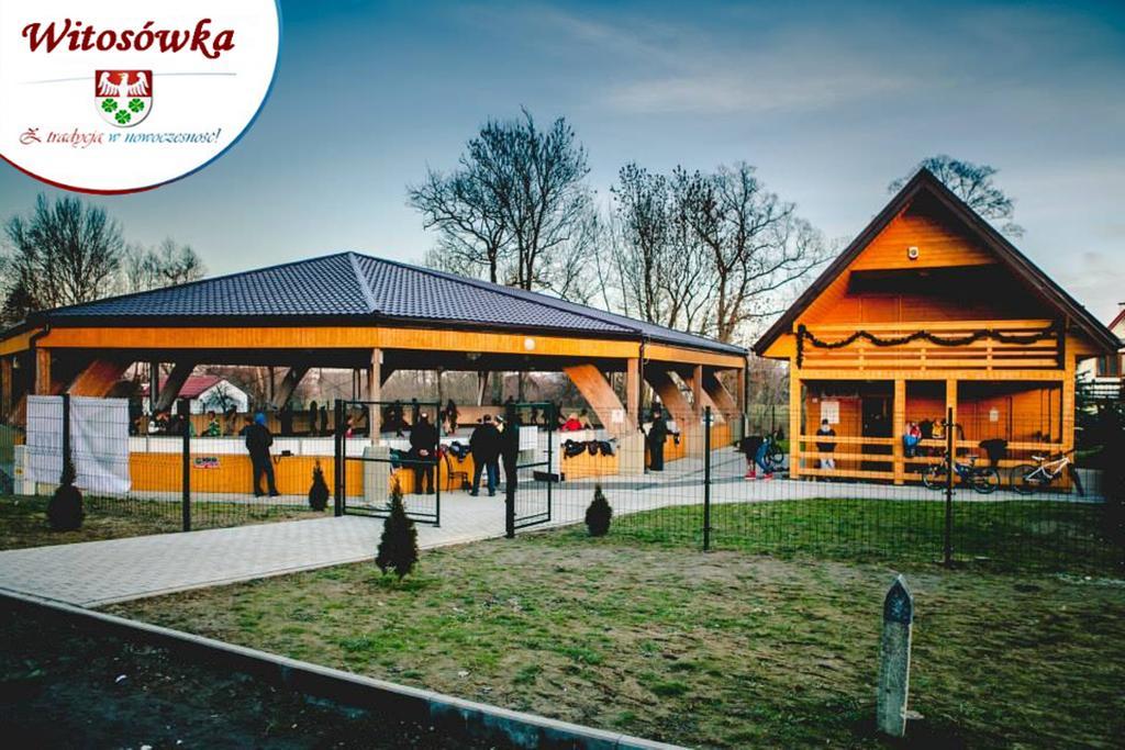Pokoje Goscinne W Centrum Kultury Wsi Polskiej Wierzchoslawice المظهر الخارجي الصورة